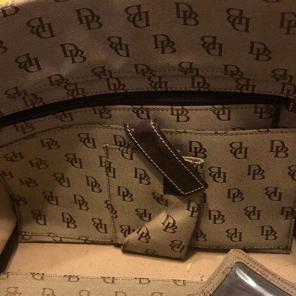 Authentic Dooney & Bourke Travel Bag - Picture 4 of 6